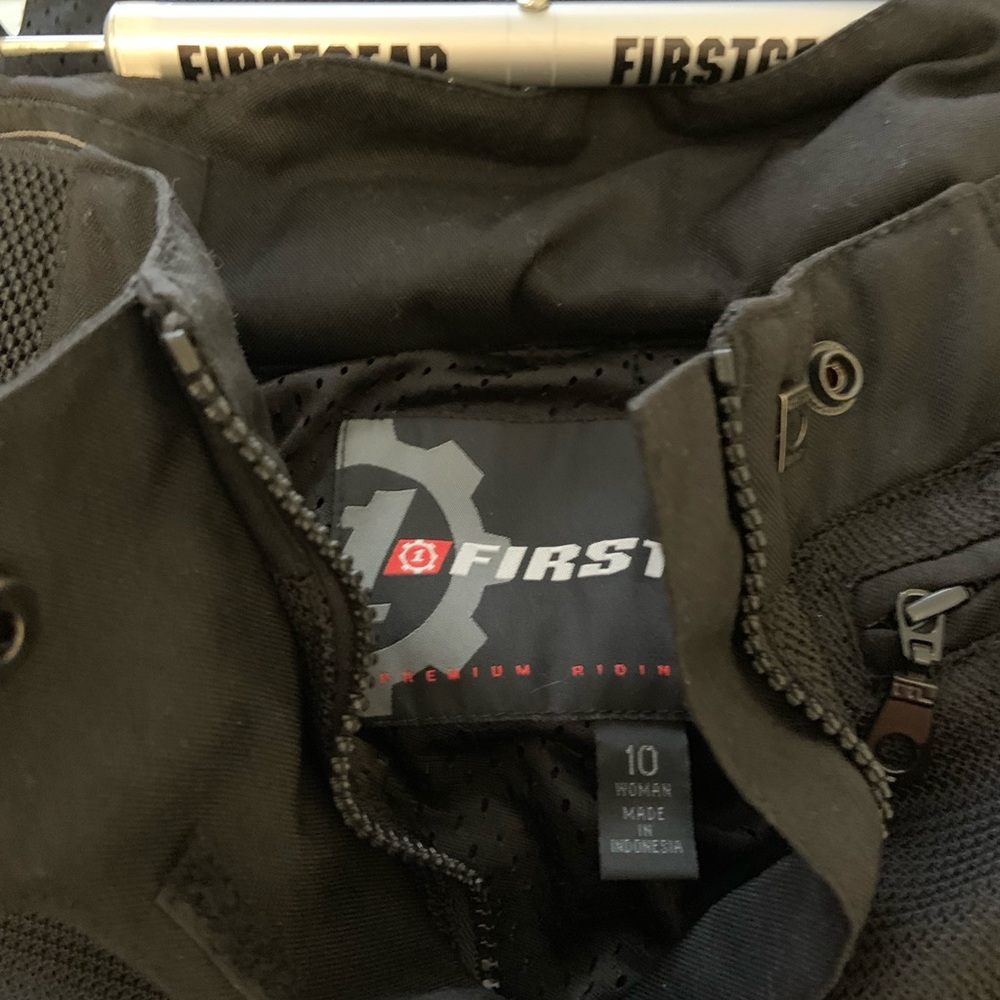 Zip in Riding Pants. - Picture 4 of 4